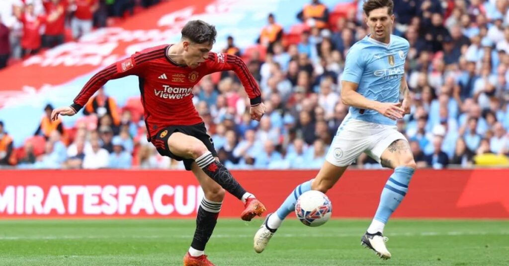 Manchester United surprises Manchester City